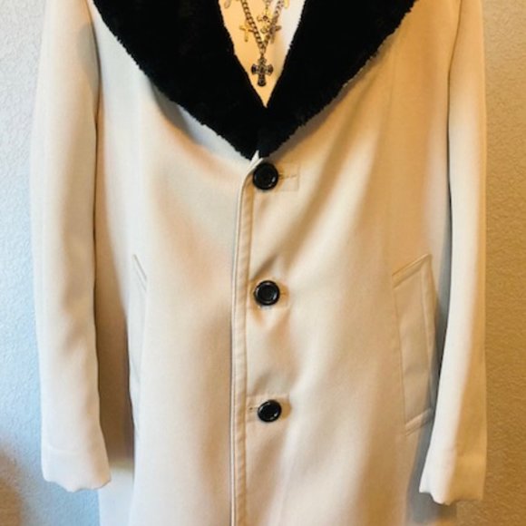Coat - Picture 2 of 10